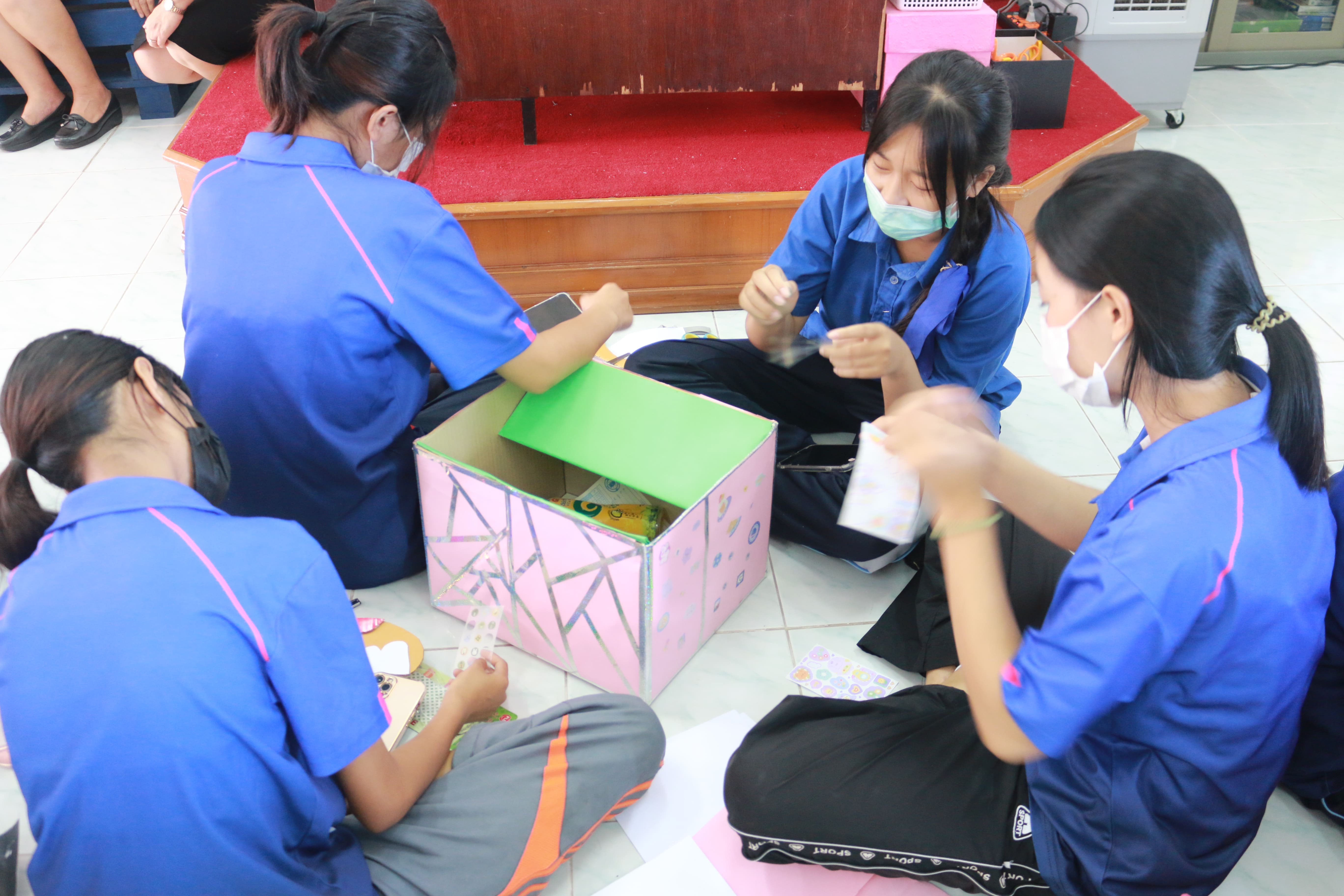 ทักษะการประดิษฐ์บรรจุภัณฑ์จากวัสดุเหลือใช้ ปวช.